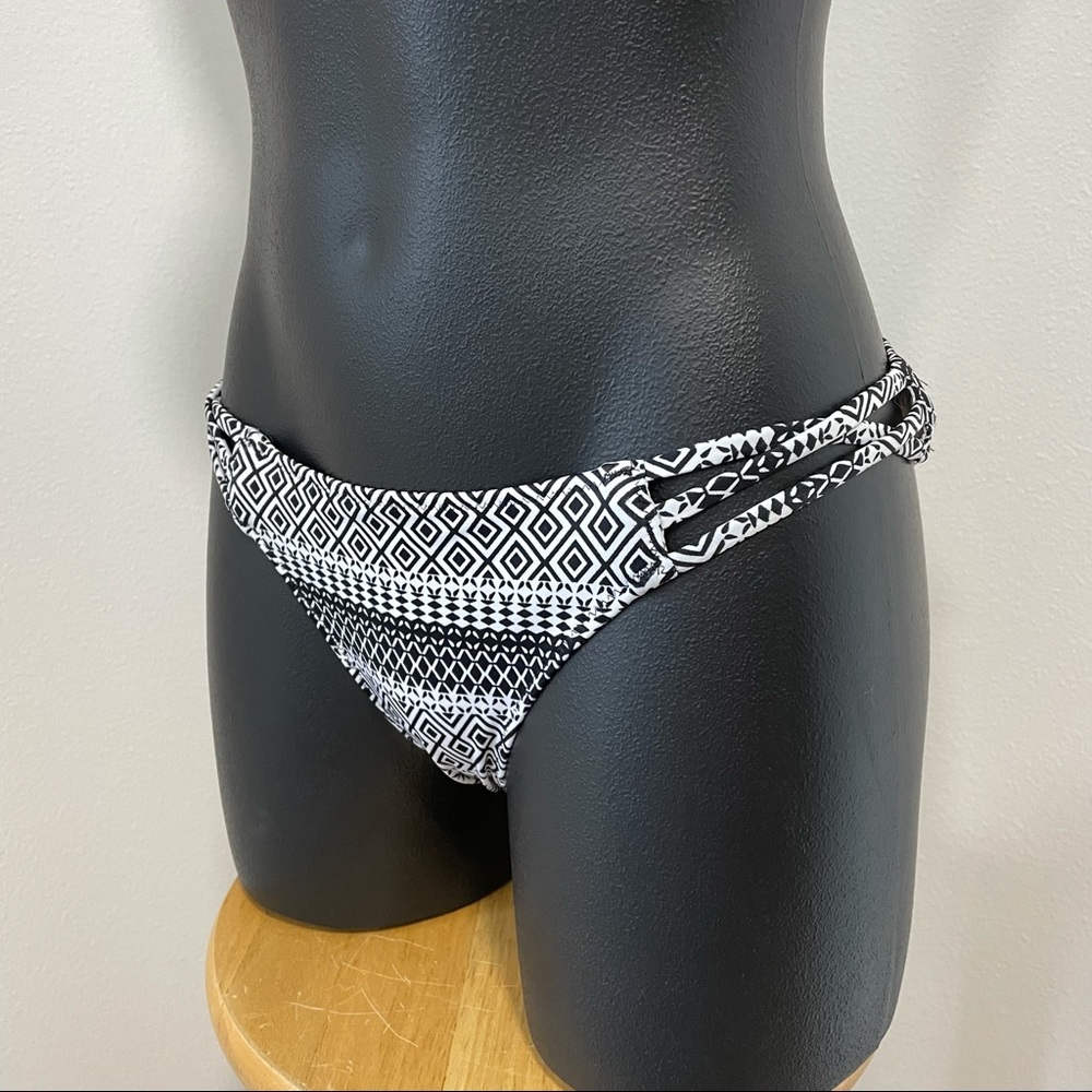 Geometric swim bottoms (3 for $25)